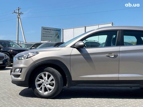 Hyundai Tucson 2018 бежевый - фото 4