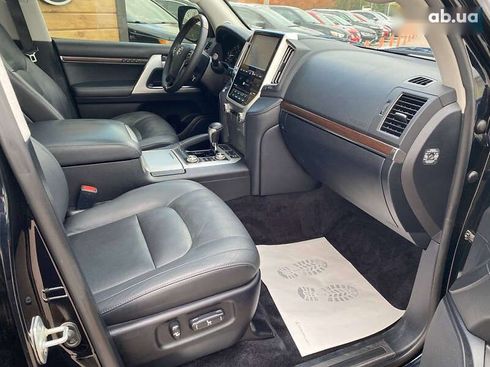 Toyota Land Cruiser 2018 - фото 10