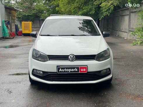 Volkswagen Polo 2015 белый - фото 2
