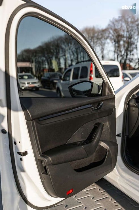 Skoda Octavia 2021 - фото 21