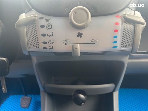 Peugeot 107 2011 синий - фото 21