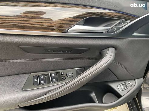 BMW 5 серия 2018 - фото 12