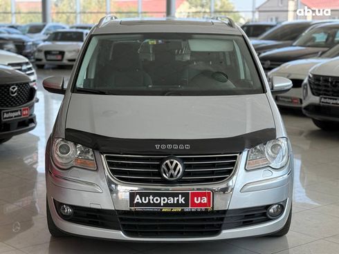 Volkswagen Touran 2010 серый - фото 2