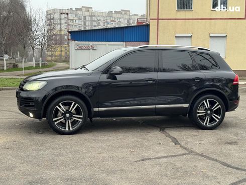 Volkswagen Touareg 2012 черный - фото 4