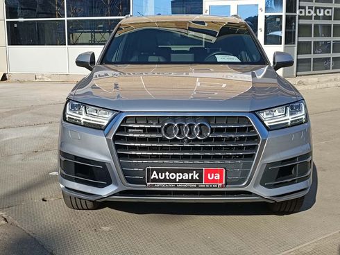 Audi Q7 2019 серый - фото 2