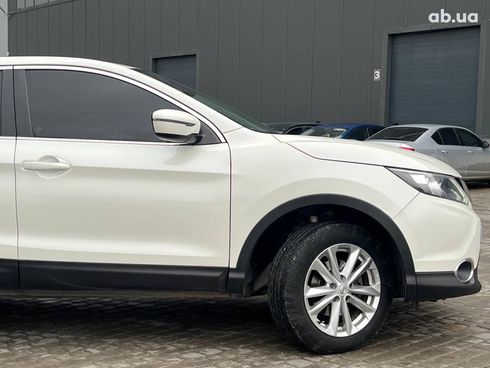 Nissan Qashqai 2017 белый - фото 12