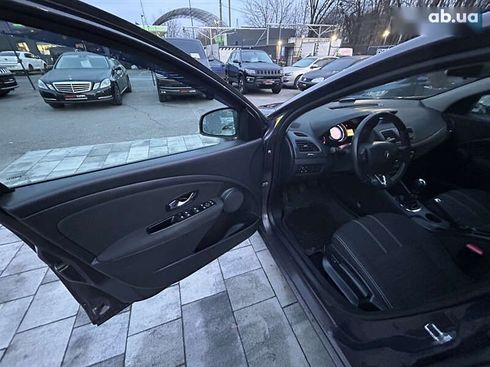 Renault Megane 2015 - фото 12