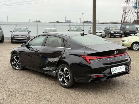 Hyundai Elantra 2021 - фото 3