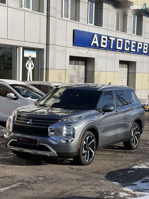 Mitsubishi Outlander 2023 - фото 6