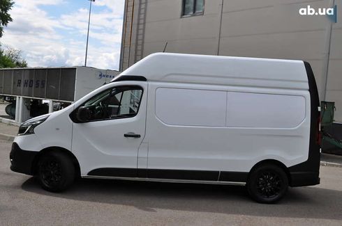 Renault Trafic 2021 - фото 12