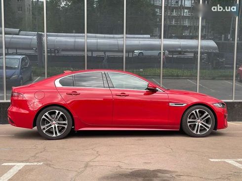 Jaguar XE 2019 - фото 4