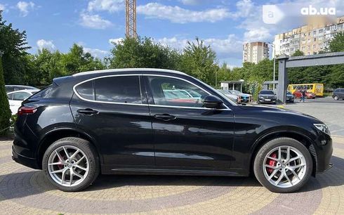 Alfa Romeo Stelvio 2017 - фото 8