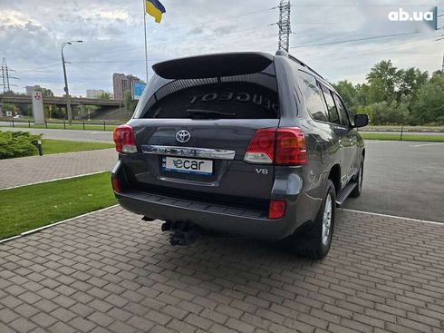 Toyota Land Cruiser 2012 - фото 18