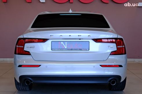 Volvo S60 2018 серый - фото 6