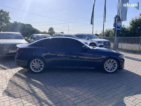 Alfa Romeo Giulia 2018 - фото 2