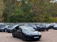 Продаж вживаних Tesla Model 3 в Київській області - купити на Автобазарі