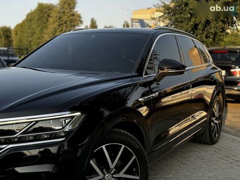 Volkswagen Touareg 2019 - фото 3