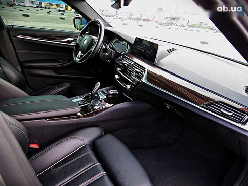 BMW 5 серия 2017 - фото 20