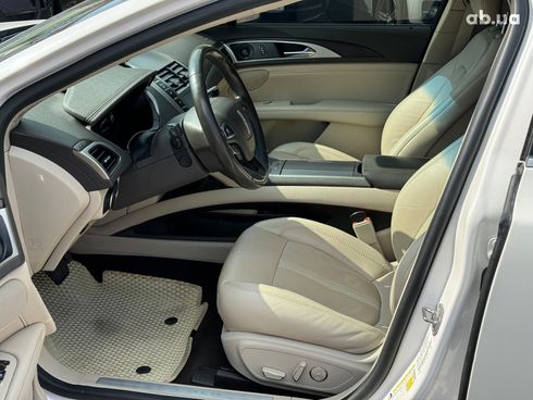 Lincoln MKZ 2019 белый - фото 20