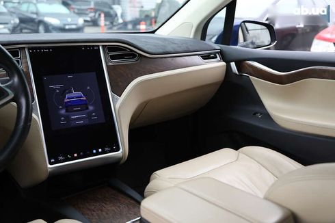 Tesla Model X 2017 - фото 12