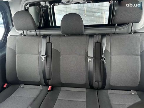 Renault Trafic 2021 - фото 24