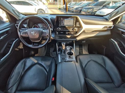 Toyota Highlander 2020 серый - фото 19