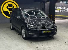 Продаж вживаних Volkswagen Touran 2017 року - купити на Автобазарі
