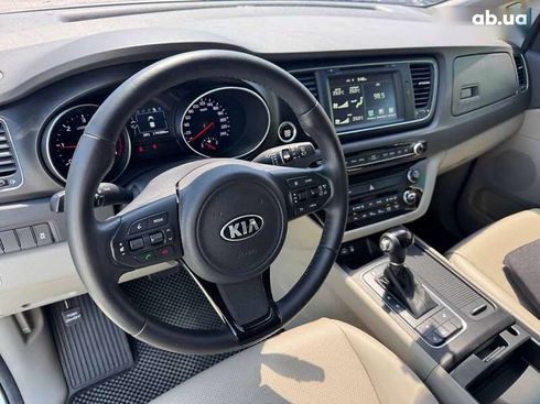 Kia Carnival 2014 - фото 10
