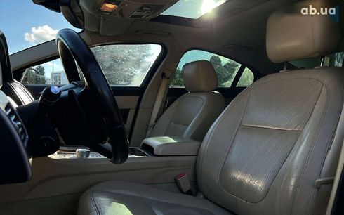 Jaguar XF 2010 - фото 16