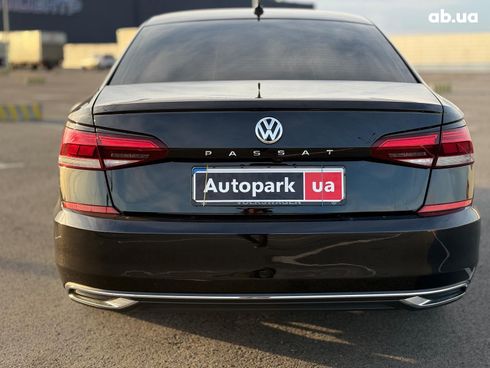 Volkswagen Passat 2019 черный - фото 8