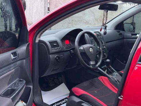 Volkswagen Golf 2007 красный - фото 16