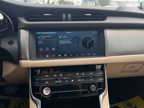 Jaguar XF 2018 - фото 9