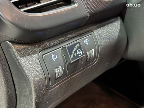 Hyundai Accent 2011 белый - фото 9