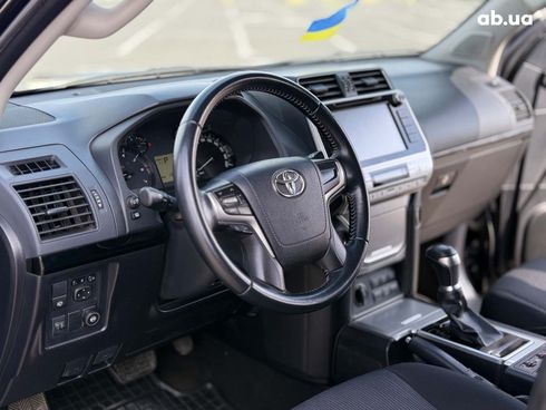 Toyota Land Cruiser Prado 2019 черный - фото 27