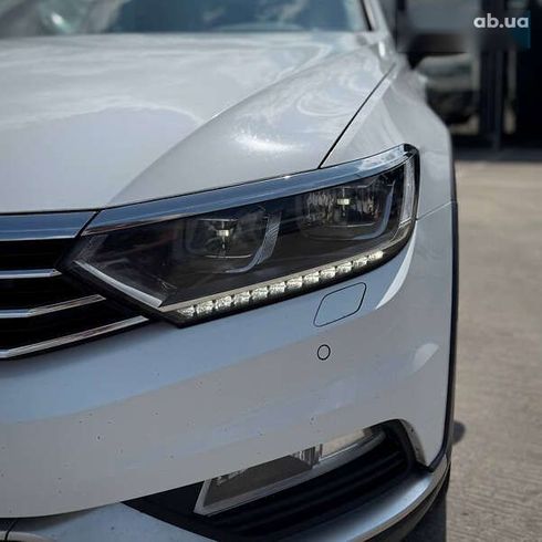 Volkswagen passat alltrack 2018 - фото 10