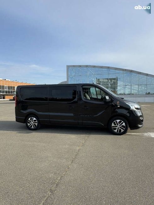 Renault Trafic 2019 - фото 10