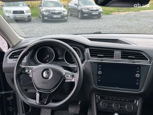 Volkswagen Tiguan 2019 черный - фото 26
