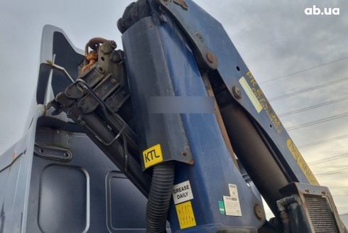 Volvo 320 2010 - фото 8