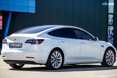 Tesla Model 3 2018 белый - фото 5