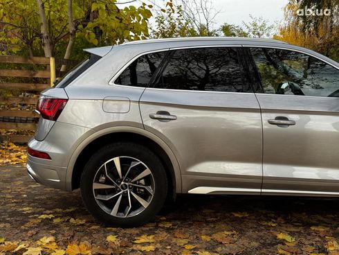 Audi Q5 2024 серый - фото 5