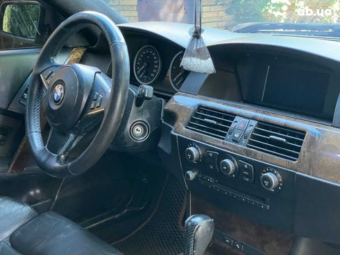 BMW 5 серия 2005 серый - фото 20