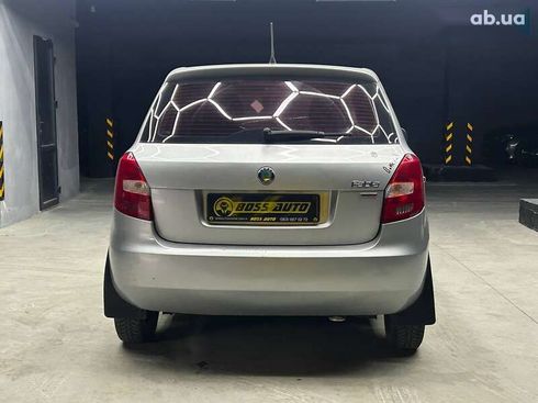 Skoda Fabia 2012 - фото 5