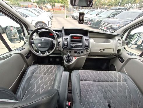 Renault Trafic 2014 белый - фото 11