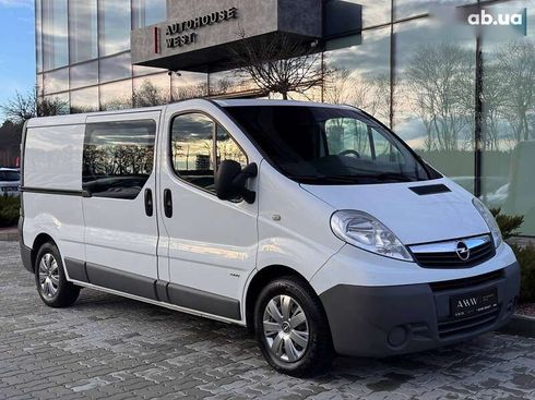 Opel Vivaro 2014 - фото 20