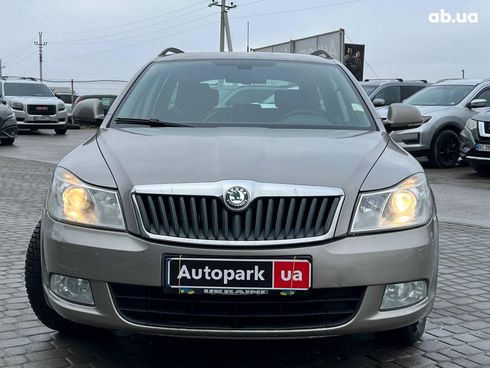 Skoda Octavia 2010 серый - фото 13