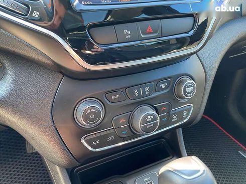 Jeep Cherokee 2018 - фото 19
