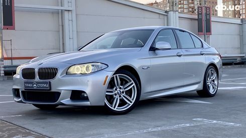BMW 5 серия 2012 серебристый - фото 1