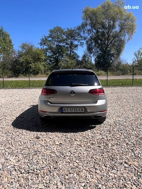 Volkswagen e-Golf 2018 серебристый - фото 7