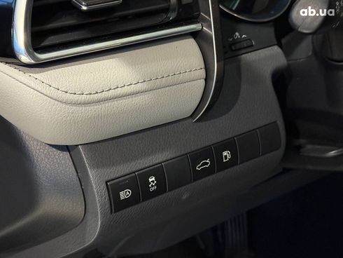 Toyota Camry 2018 серый - фото 11