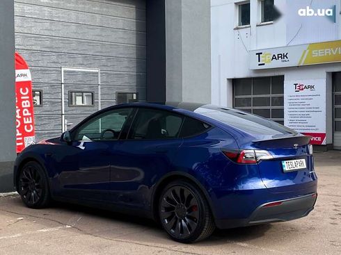 Tesla Model Y 2024 - фото 8